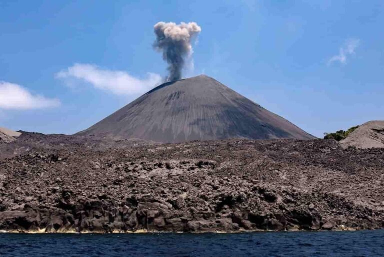 Volcanic Islands - 10 of the World's Most Fascinating