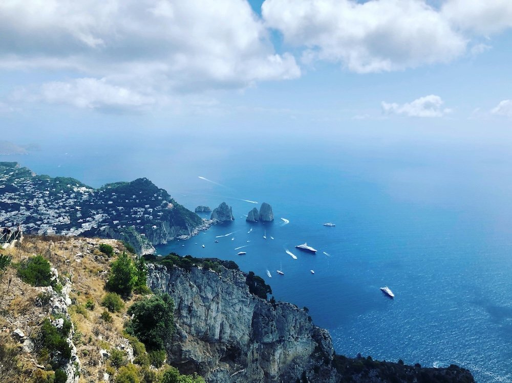 where is the island of capri